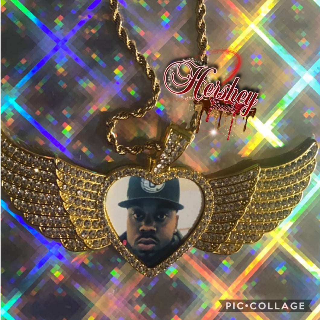 Angel Wing necklace with rhinestone