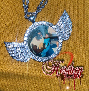 Small wing necklace with rhinestones