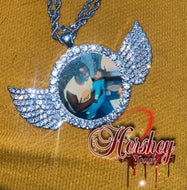 Small wing necklace with rhinestones
